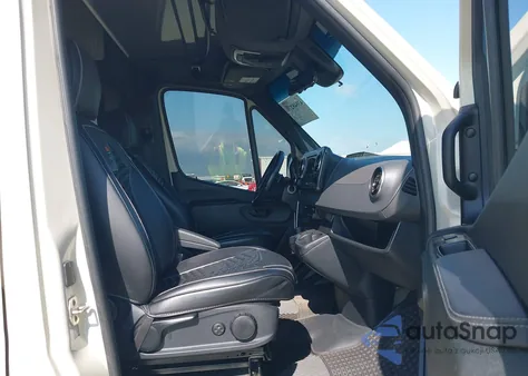 2021 Mercedes-Benz Sprinter 2500 Standard Roof V6 из США, поврежденный, VIN W1W4EBVY3MP412444